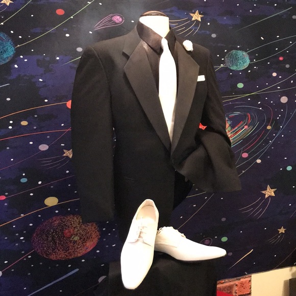 Abriani Italian Tuxedo Coat - Picture 9 of 17